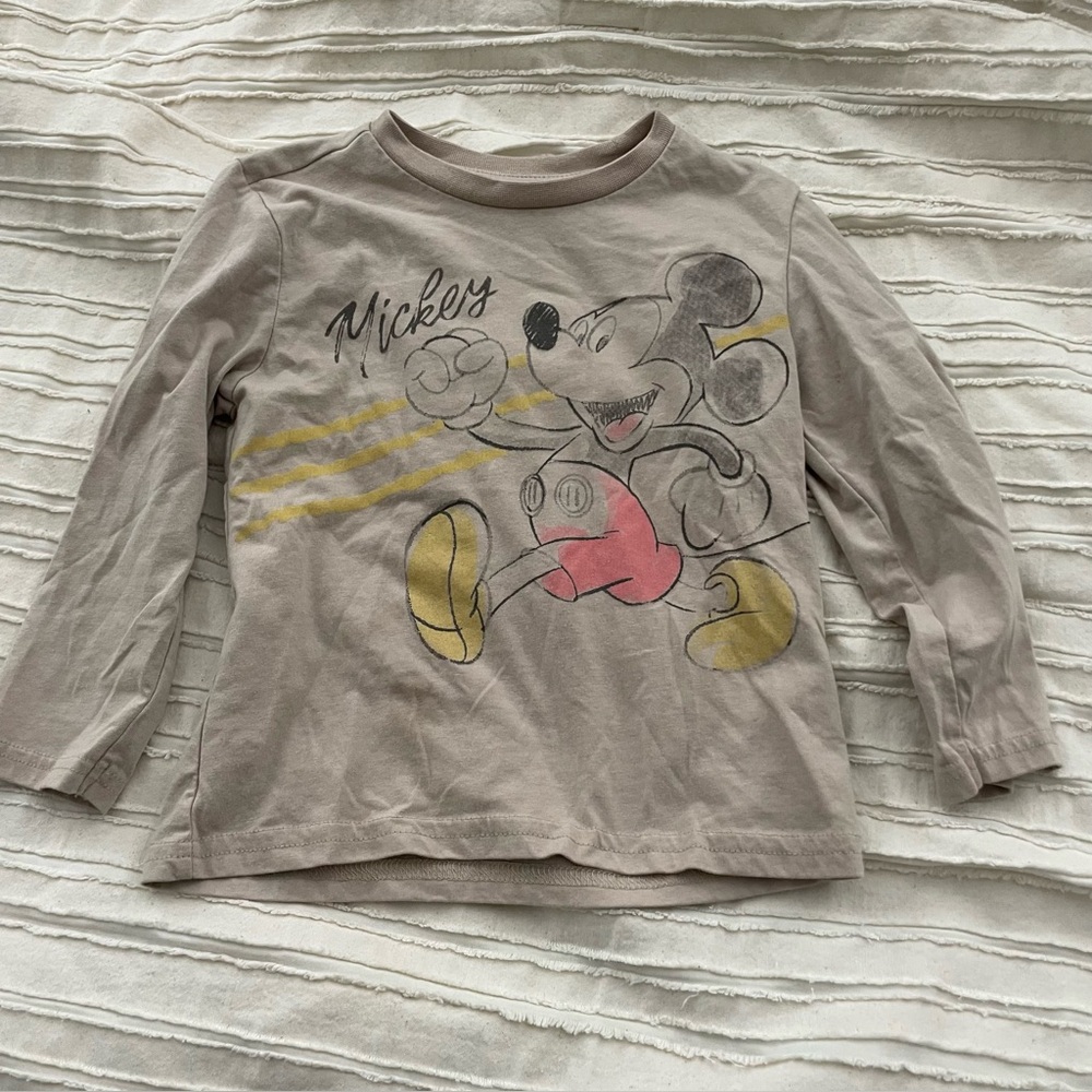 Girls 5T Mickey Mouse t shirt. Long sleeved. Retro look. Almost new!
